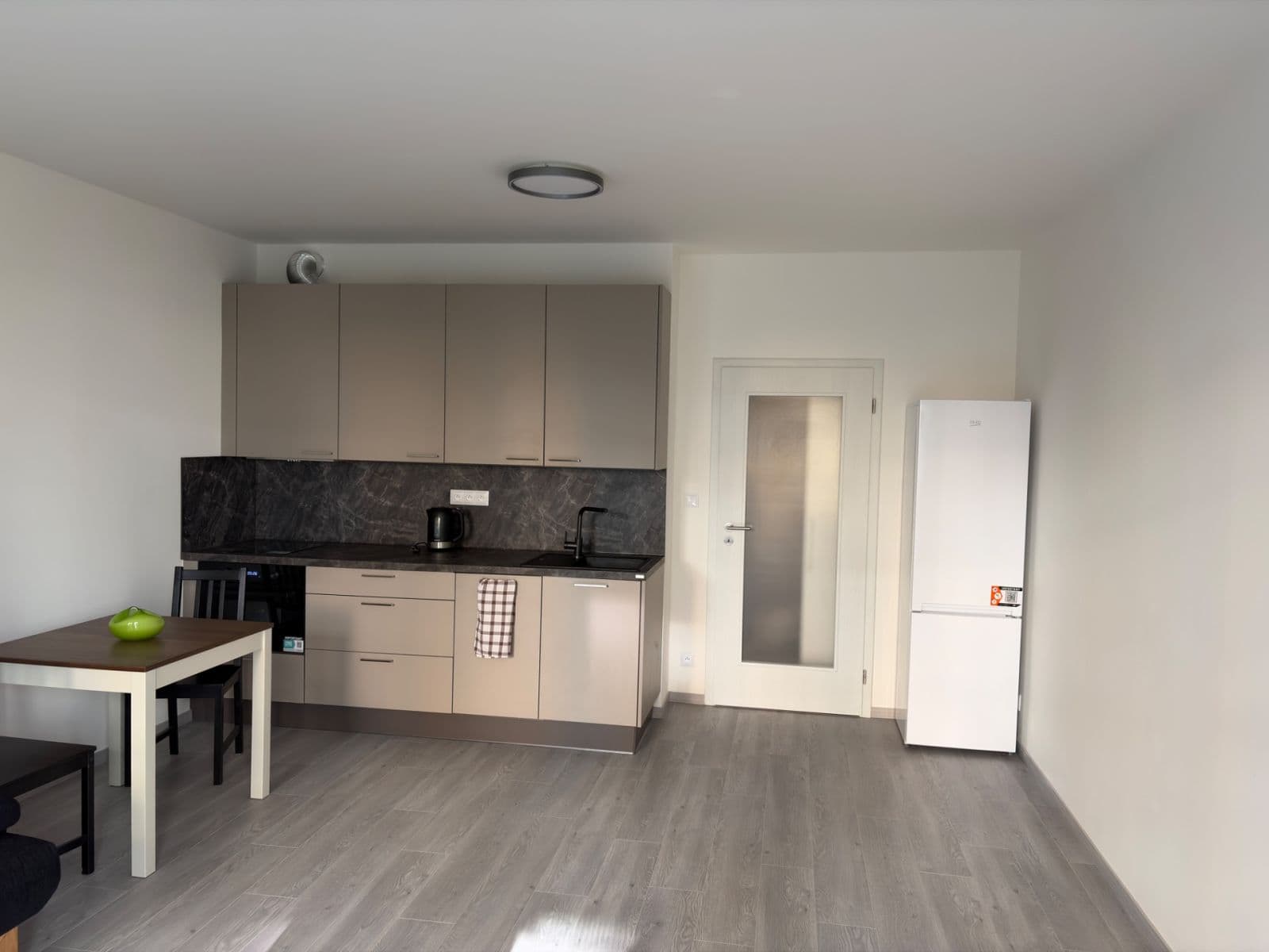 Prenájom bytu 1-izbový 33 m², Gerstelova, Praha, Praha Prenájom bytu 1-izbový 33 m², Gerstelova, Praha, Praha