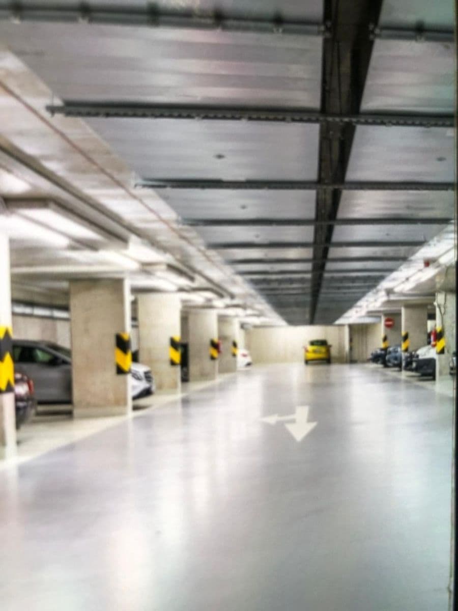 Prenájom garáže 15 m², Nekvasilova, Praha, Praha Prenájom garáže 15 m², Nekvasilova, Praha, Praha