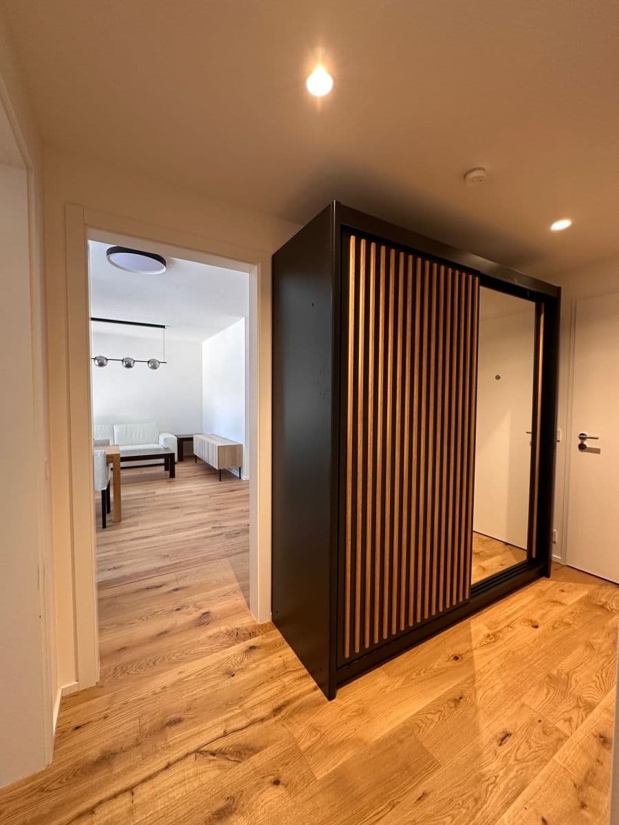 Prenájom bytu 2-izbový 52 m², U Komína, Praha, Praha Prenájom bytu 2-izbový 52 m², U Komína, Praha, Praha