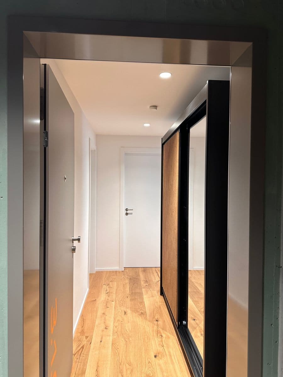 Prenájom bytu 2-izbový 52 m², U Komína, Praha, Praha Prenájom bytu 2-izbový 52 m², U Komína, Praha, Praha