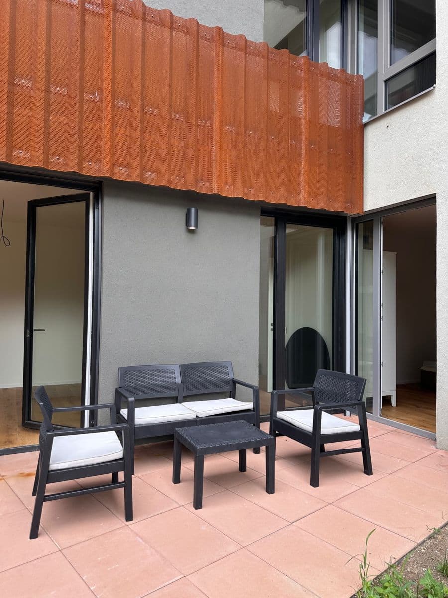 Prenájom bytu 2-izbový 52 m², U Komína, Praha, Praha Prenájom bytu 2-izbový 52 m², U Komína, Praha, Praha