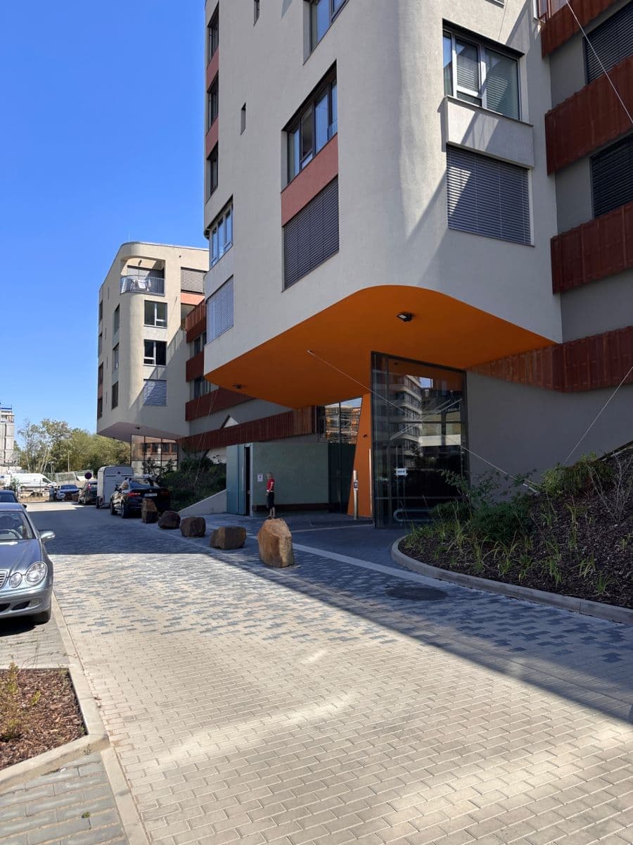 Prenájom bytu 2-izbový 52 m², U Komína, Praha, Praha Prenájom bytu 2-izbový 52 m², U Komína, Praha, Praha