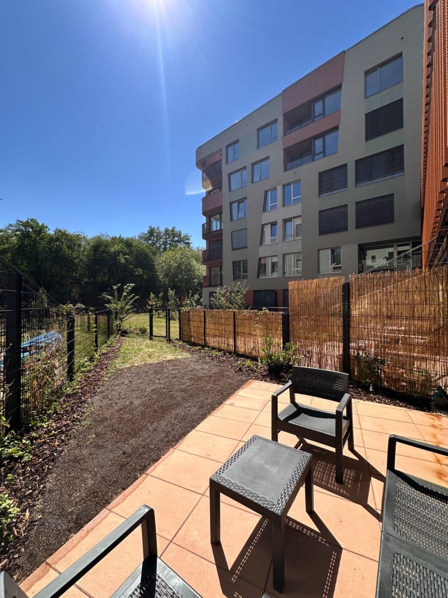 Prenájom bytu 2-izbový 52 m², U Komína, Praha, Praha Prenájom bytu 2-izbový 52 m², U Komína, Praha, Praha