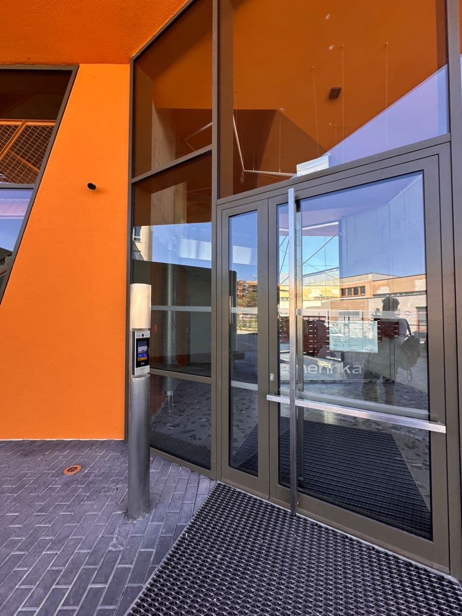 Prenájom bytu 2-izbový 52 m², U Komína, Praha, Praha Prenájom bytu 2-izbový 52 m², U Komína, Praha, Praha