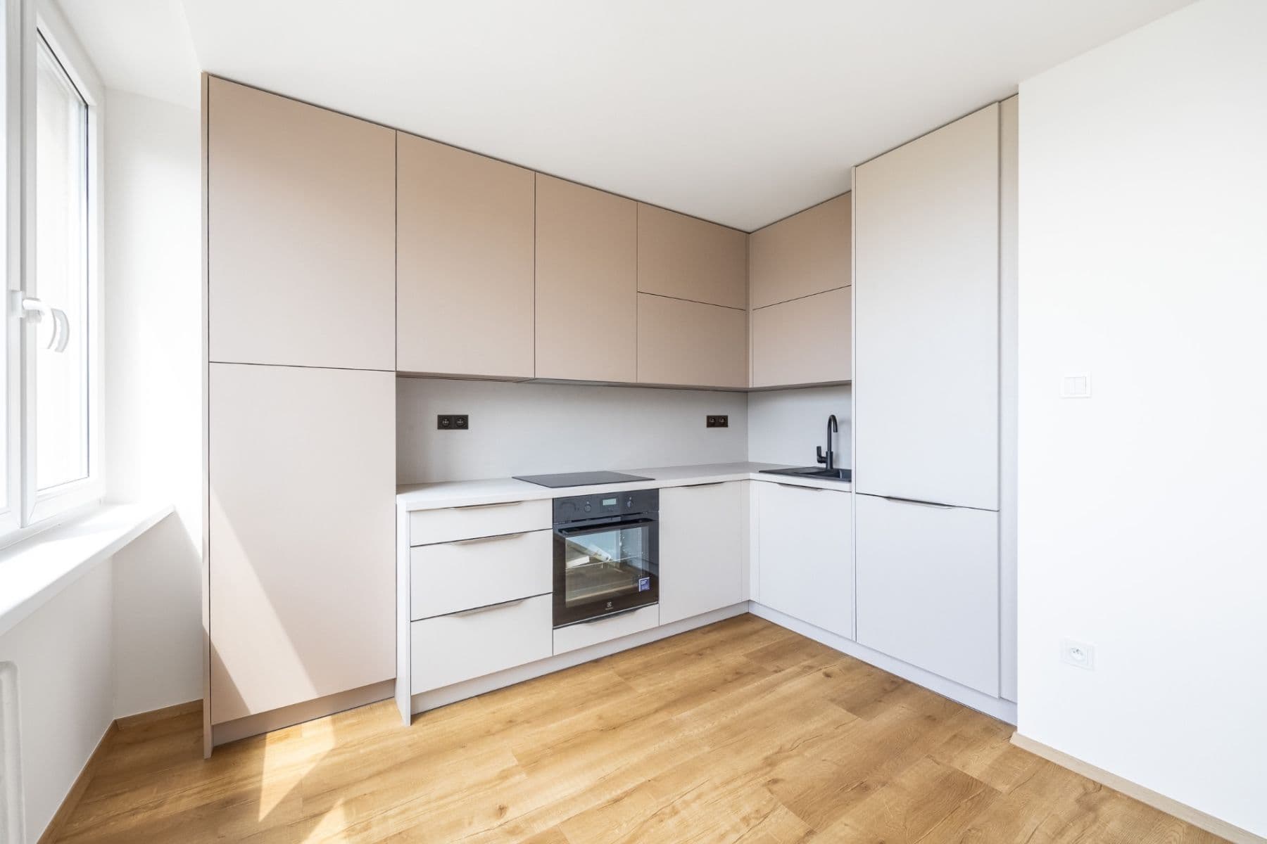 Predaj bytu 2-izbový 42 m², Nekvasilova, Praha, Praha Predaj bytu 2-izbový 42 m², Nekvasilova, Praha, Praha