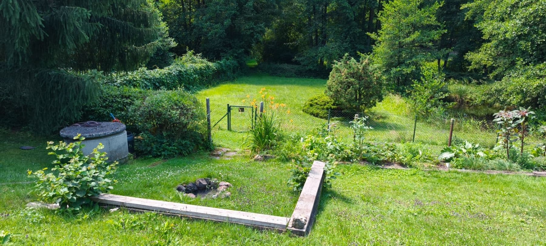 Predaj pozemku 1.608 m², Ujkovice, Středočeský kraj Predaj pozemku 1.608 m², Ujkovice, Středočeský kraj