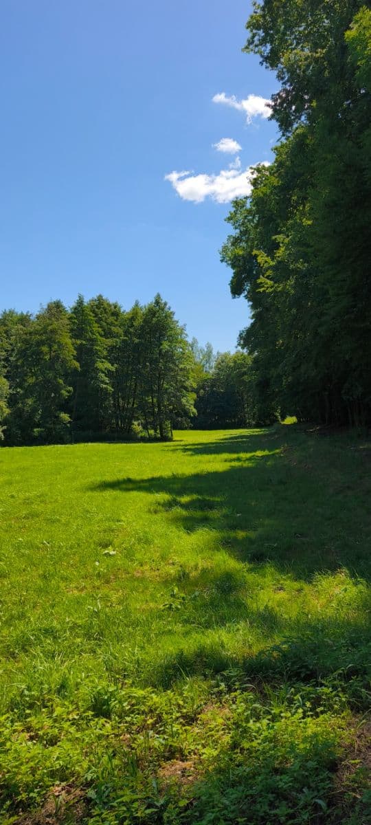 Predaj pozemku 1.608 m², Ujkovice, Středočeský kraj Predaj pozemku 1.608 m², Ujkovice, Středočeský kraj