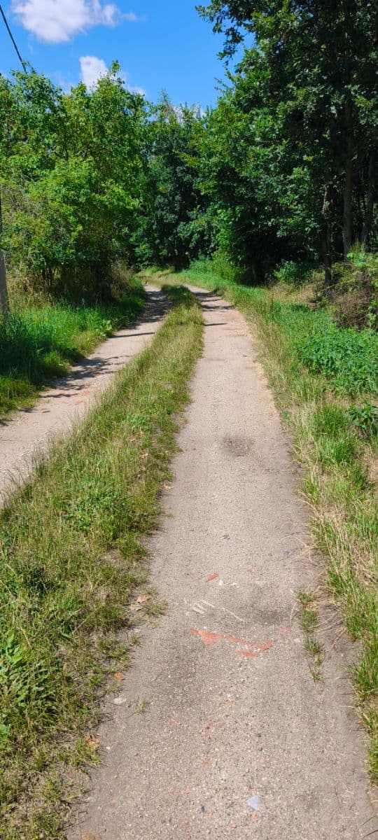 Predaj pozemku 1.608 m², Ujkovice, Středočeský kraj Predaj pozemku 1.608 m², Ujkovice, Středočeský kraj