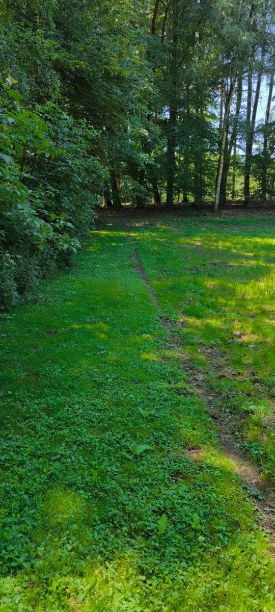 Predaj pozemku 1.608 m², Ujkovice, Středočeský kraj Predaj pozemku 1.608 m², Ujkovice, Středočeský kraj