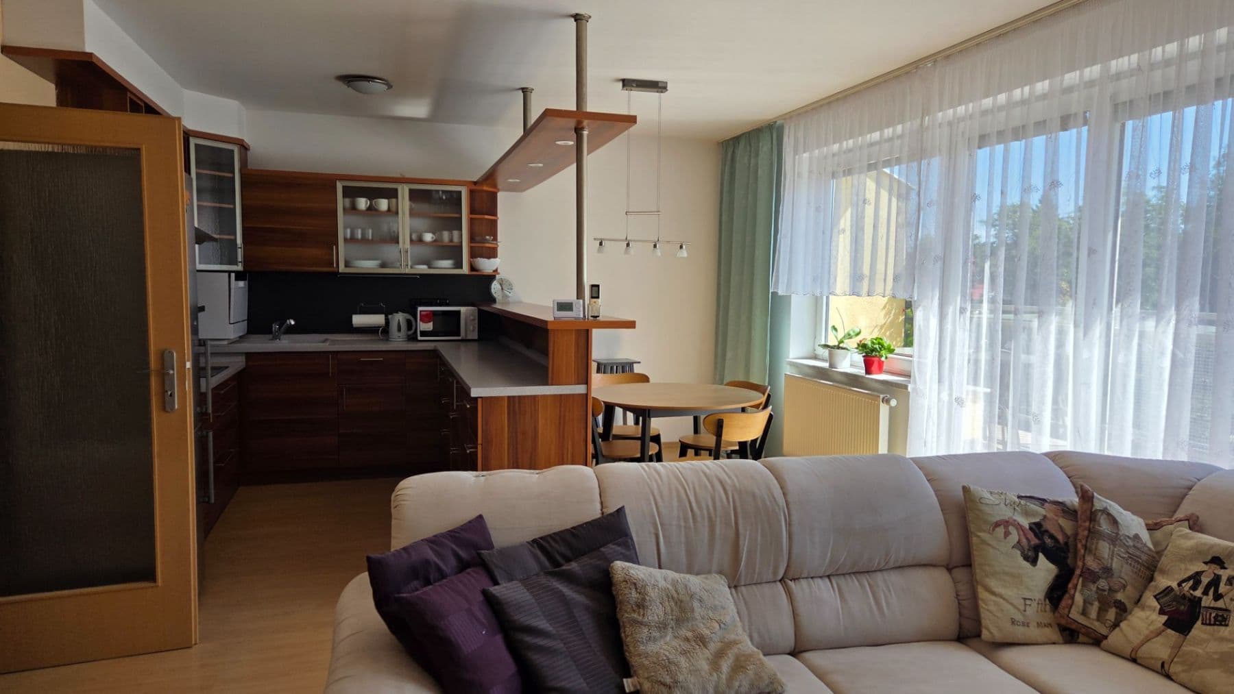 Prenájom bytu 3-izbový 79 m², Račiněveská, Praha, Praha Prenájom bytu 3-izbový 79 m², Račiněveská, Praha, Praha