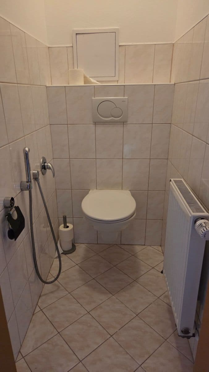 Prenájom bytu 3-izbový 79 m², Račiněveská, Praha, Praha Prenájom bytu 3-izbový 79 m², Račiněveská, Praha, Praha