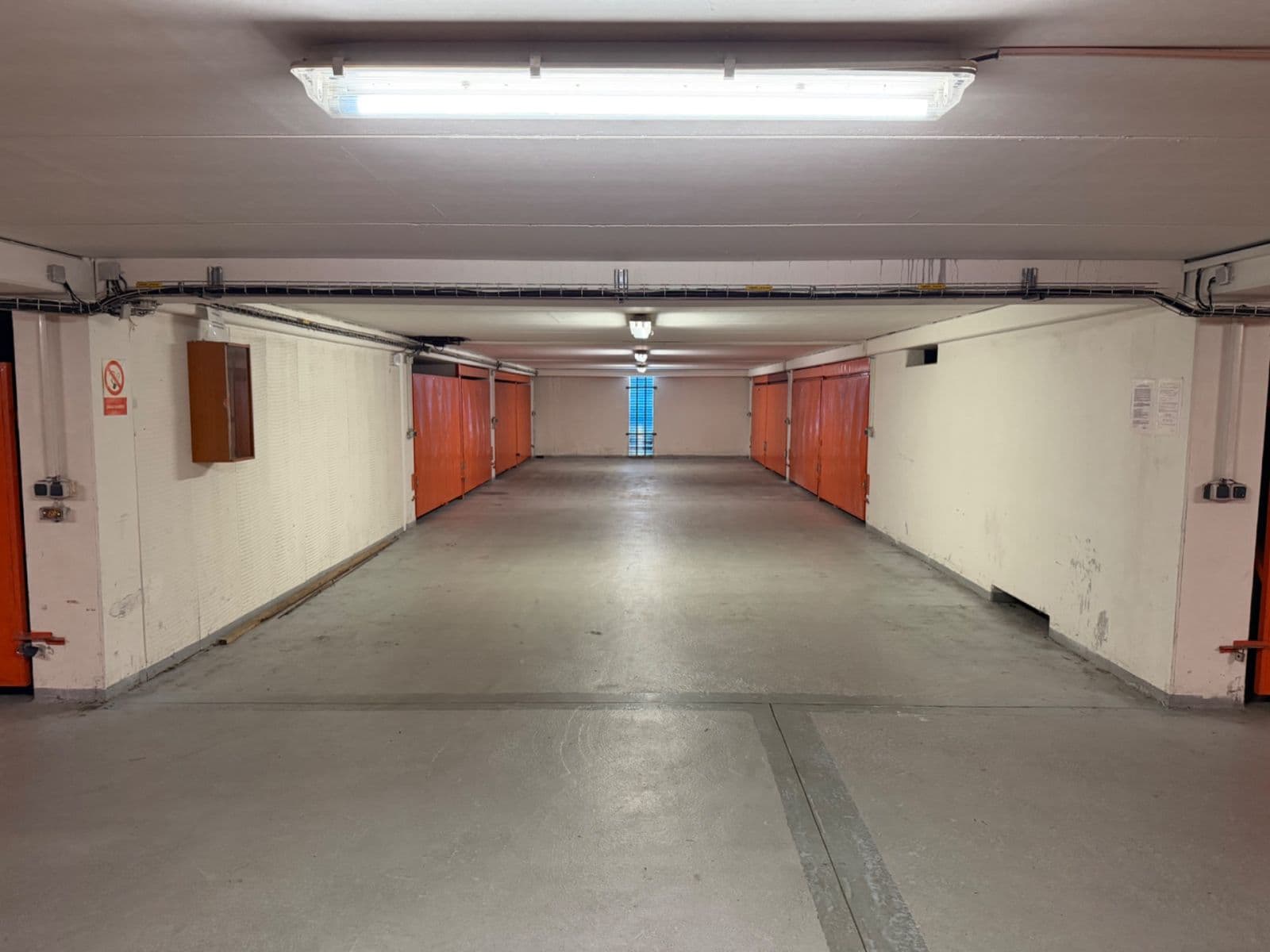 Prenájom garáže 19 m², Praha, Praha Prenájom garáže 19 m², Praha, Praha