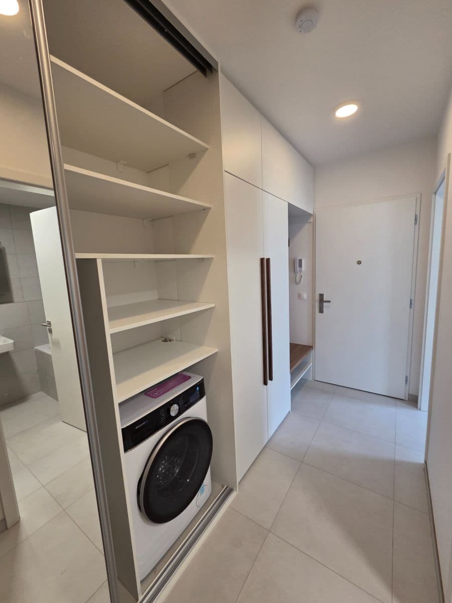 Prenájom bytu 2-izbový 57 m², Pod Krocínkou, Praha, Praha Prenájom bytu 2-izbový 57 m², Pod Krocínkou, Praha, Praha