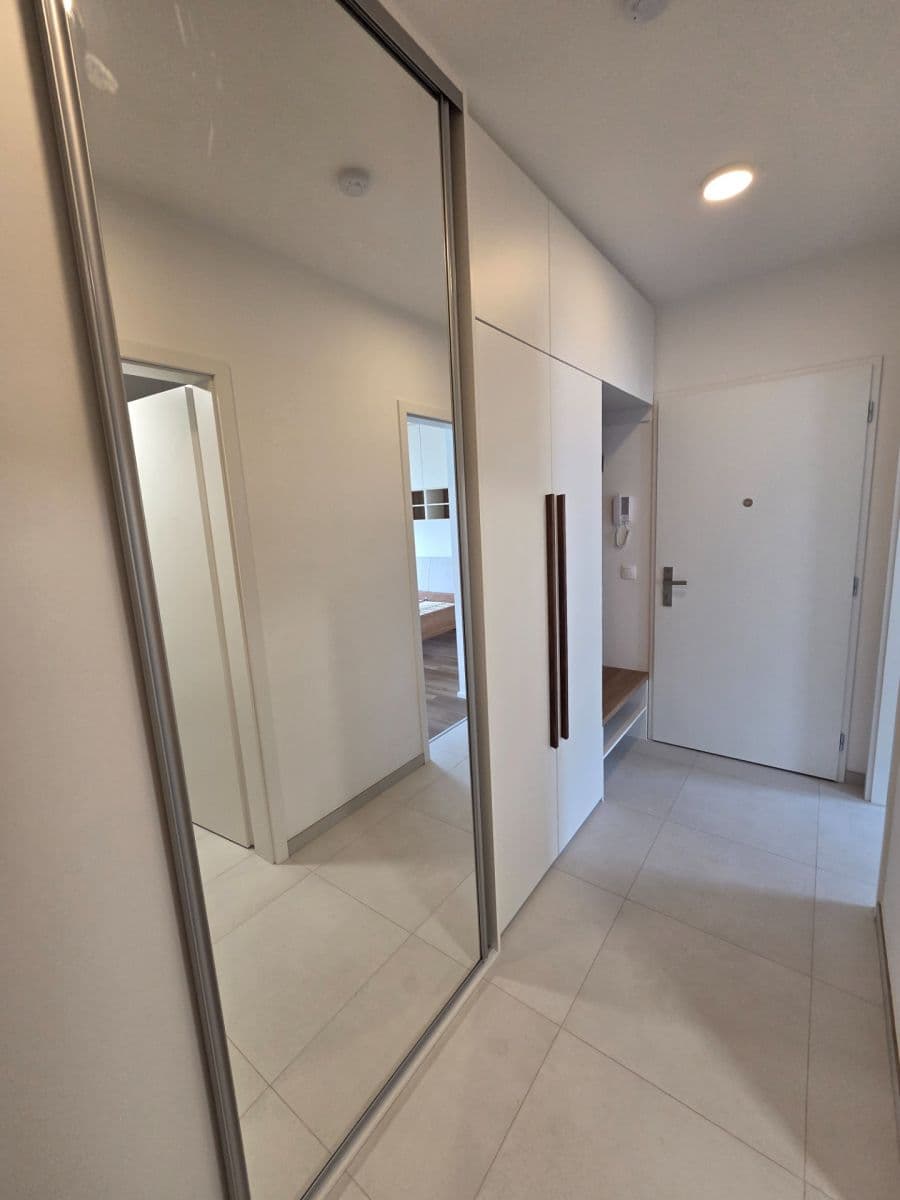 Prenájom bytu 2-izbový 57 m², Pod Krocínkou, Praha, Praha Prenájom bytu 2-izbový 57 m², Pod Krocínkou, Praha, Praha