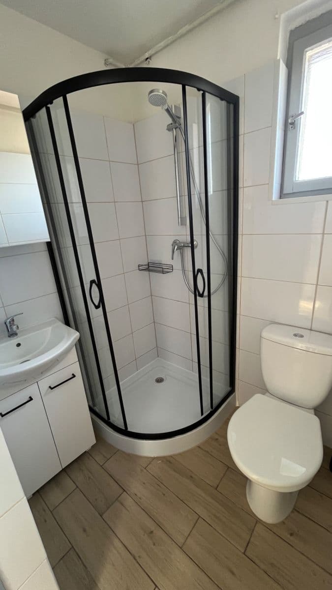 Prenájom bytu 1-izbový 32 m², Sladkovského, Buštěhrad, Středočeský kraj Prenájom bytu 1-izbový 32 m², Sladkovského, Buštěhrad, Středočeský kraj