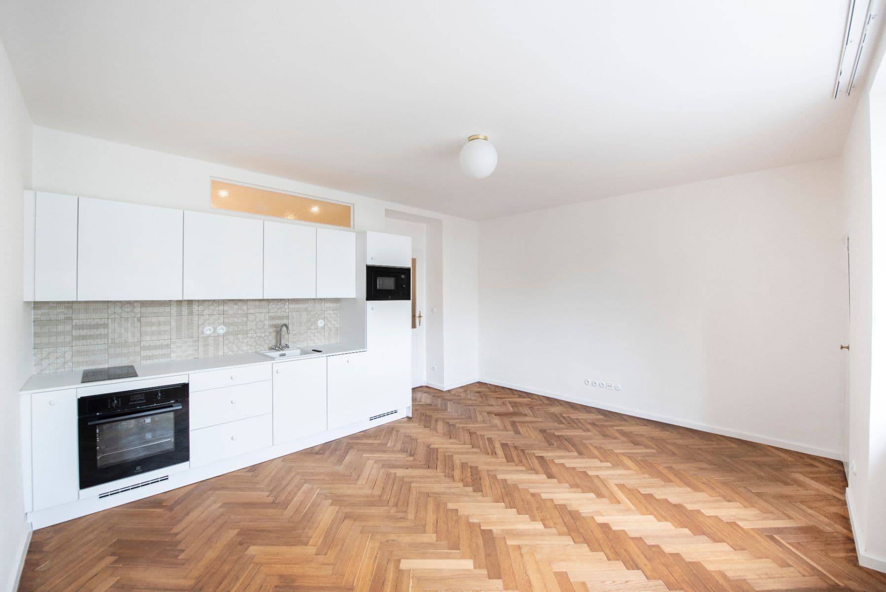 Prenájom bytu 1-izbový 30 m², Zemědělská, Praha, Praha Prenájom bytu 1-izbový 30 m², Zemědělská, Praha, Praha