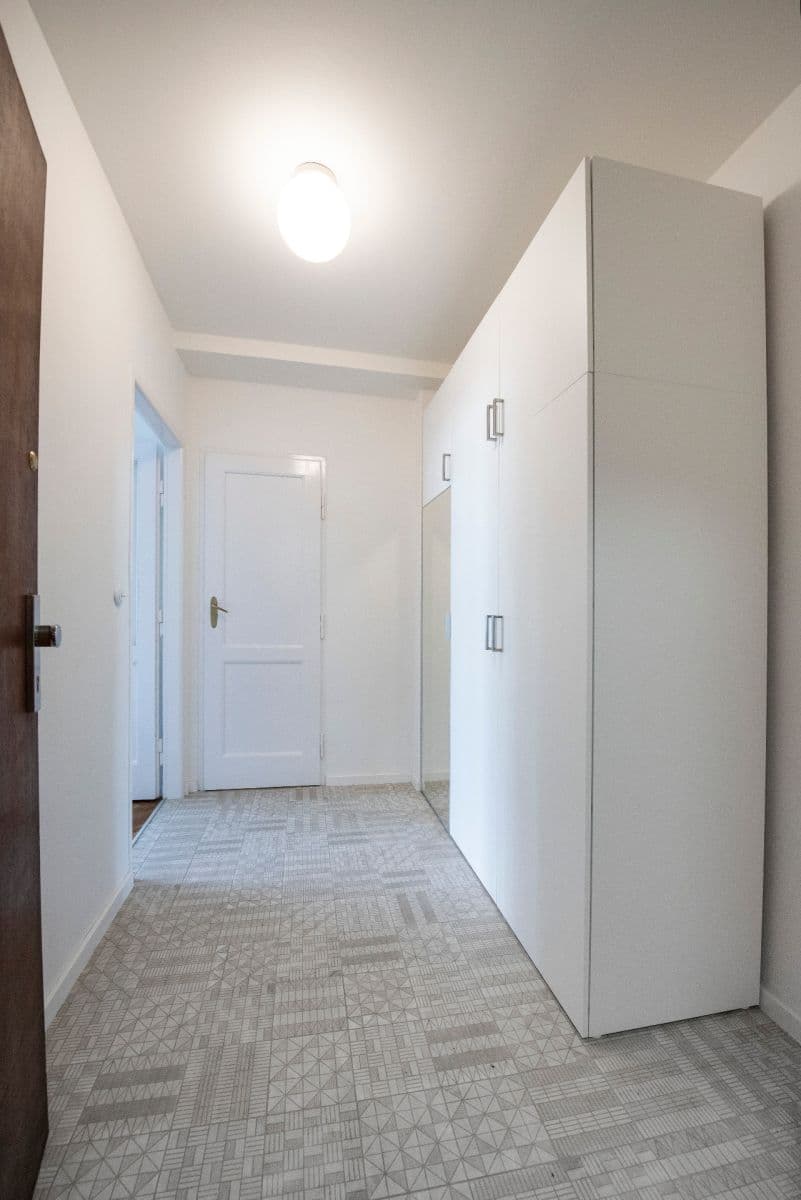 Prenájom bytu 1-izbový 30 m², Zemědělská, Praha, Praha Prenájom bytu 1-izbový 30 m², Zemědělská, Praha, Praha