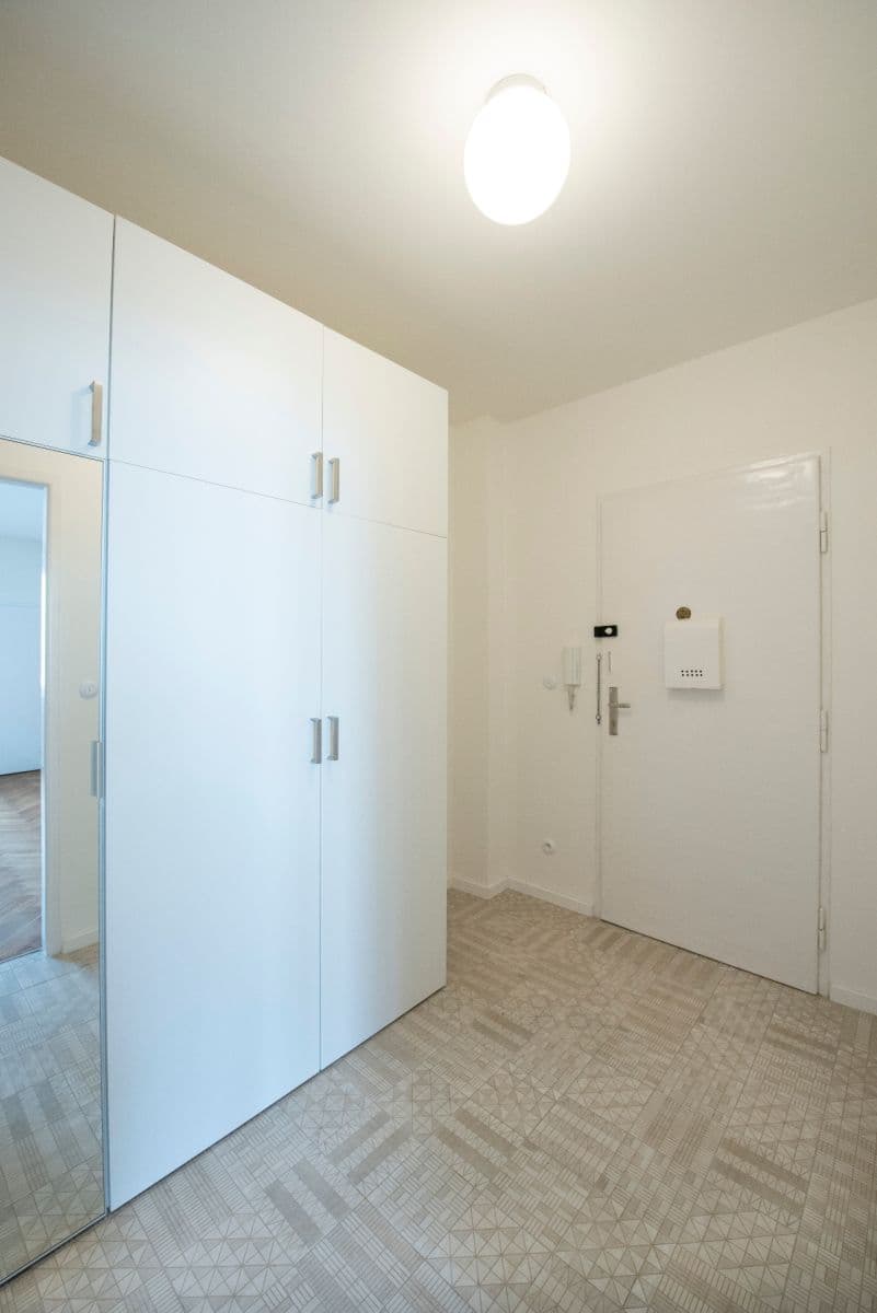 Prenájom bytu 1-izbový 30 m², Zemědělská, Praha, Praha Prenájom bytu 1-izbový 30 m², Zemědělská, Praha, Praha