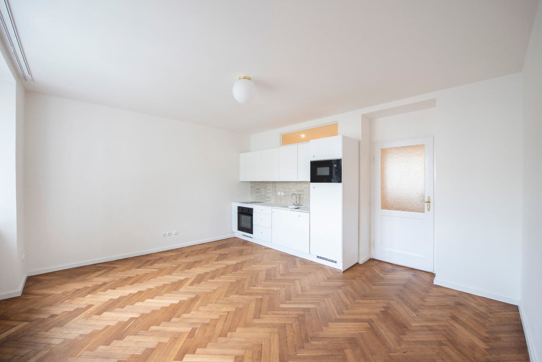 Prenájom bytu 1-izbový 30 m², Zemědělská, Praha, Praha Prenájom bytu 1-izbový 30 m², Zemědělská, Praha, Praha
