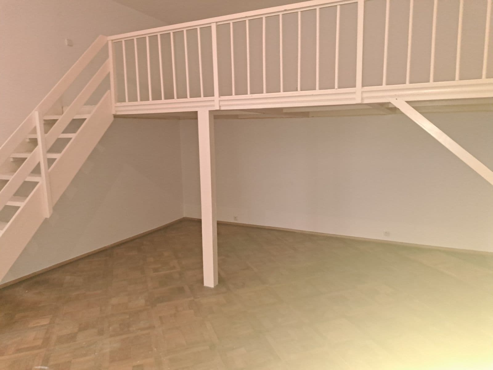 Prenájom bytu 2-izbový 74 m², Těšnov, Praha, Praha Prenájom bytu 2-izbový 74 m², Těšnov, Praha, Praha