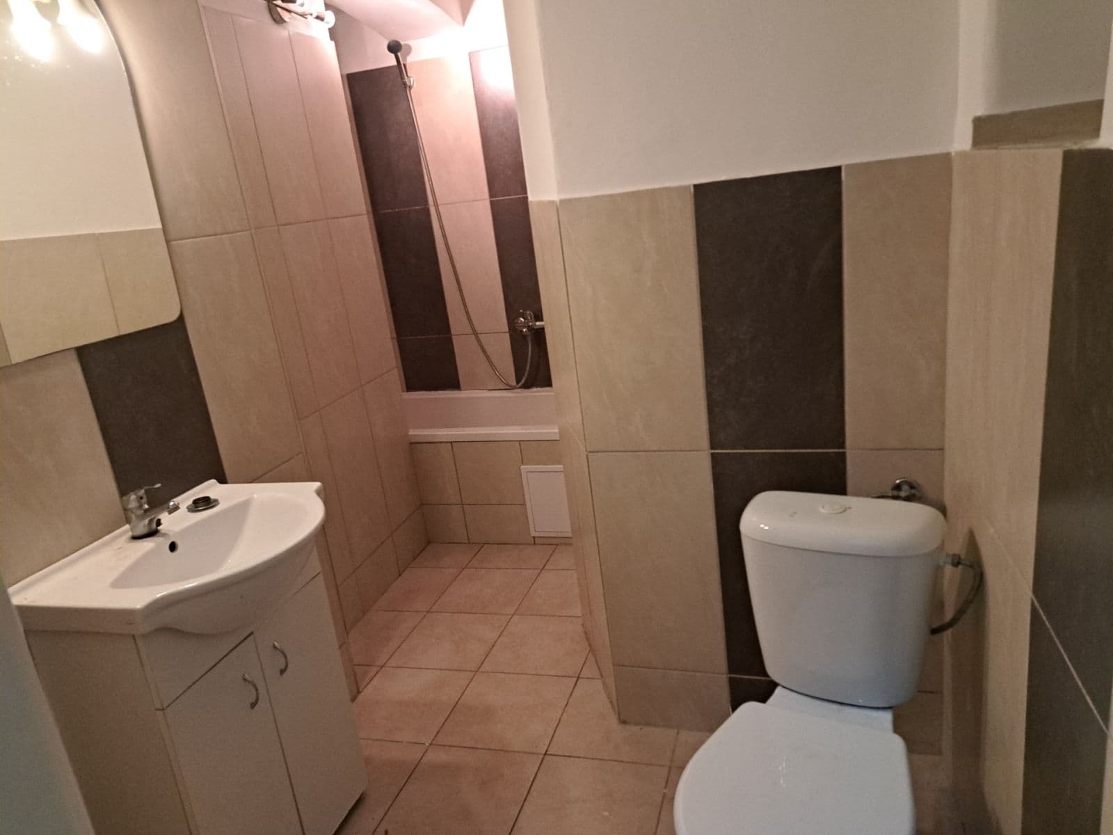 Prenájom bytu 2-izbový 74 m², Těšnov, Praha, Praha Prenájom bytu 2-izbový 74 m², Těšnov, Praha, Praha