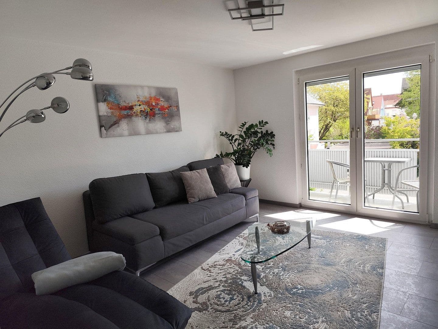 Prenájom bytu 2-izbový 60 m², Radolfzell am Bodensee, Bádensko-Wurttembersko Prenájom bytu 2-izbový 60 m², Radolfzell am Bodensee, Bádensko-Wurttembersko
