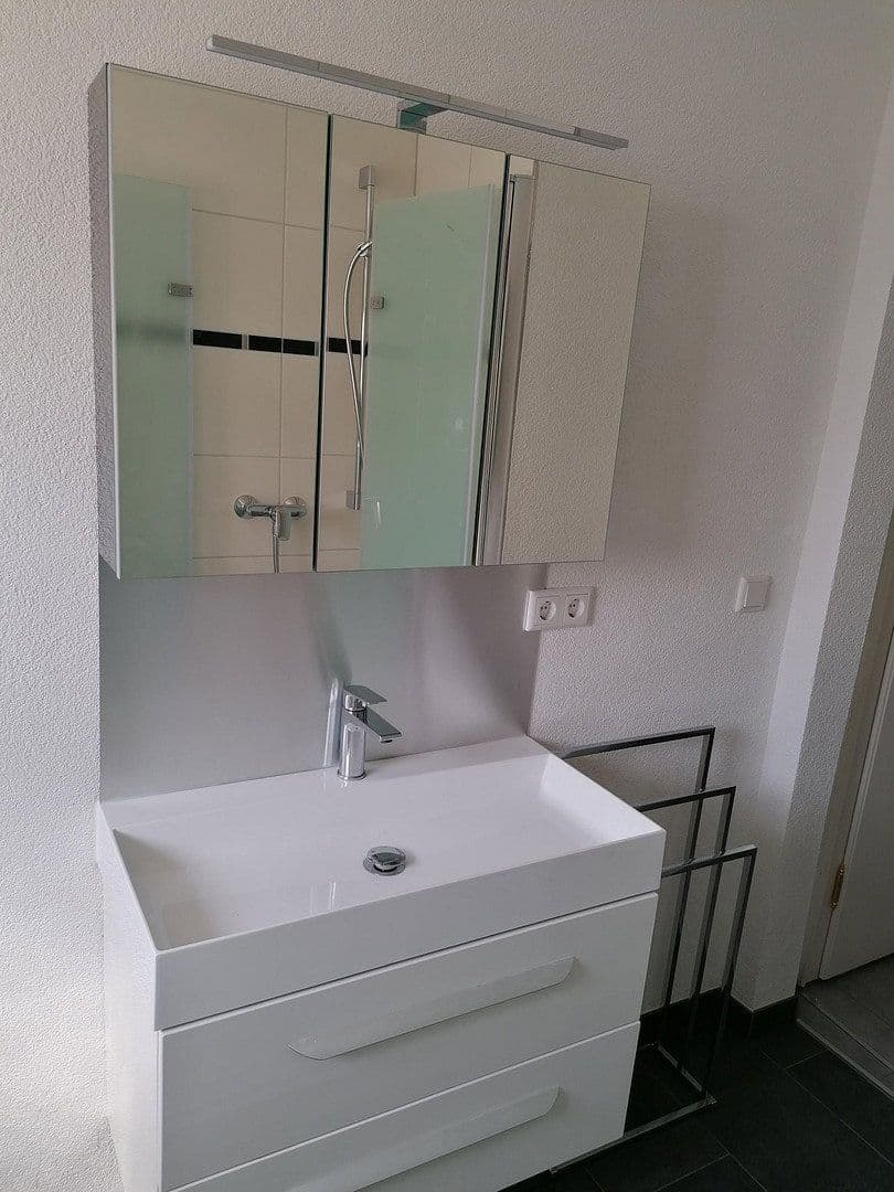 Prenájom bytu 2-izbový 60 m², Radolfzell am Bodensee, Bádensko-Wurttembersko Prenájom bytu 2-izbový 60 m², Radolfzell am Bodensee, Bádensko-Wurttembersko
