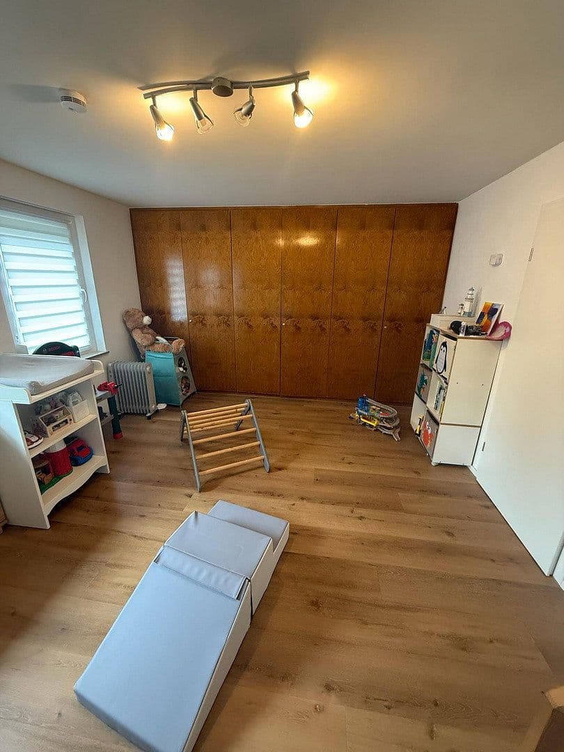 Prenájom bytu 4-izbový 103 m², Schwäbisch Gmünd, Bádensko-Wurttembersko Prenájom bytu 4-izbový 103 m², Schwäbisch Gmünd, Bádensko-Wurttembersko
