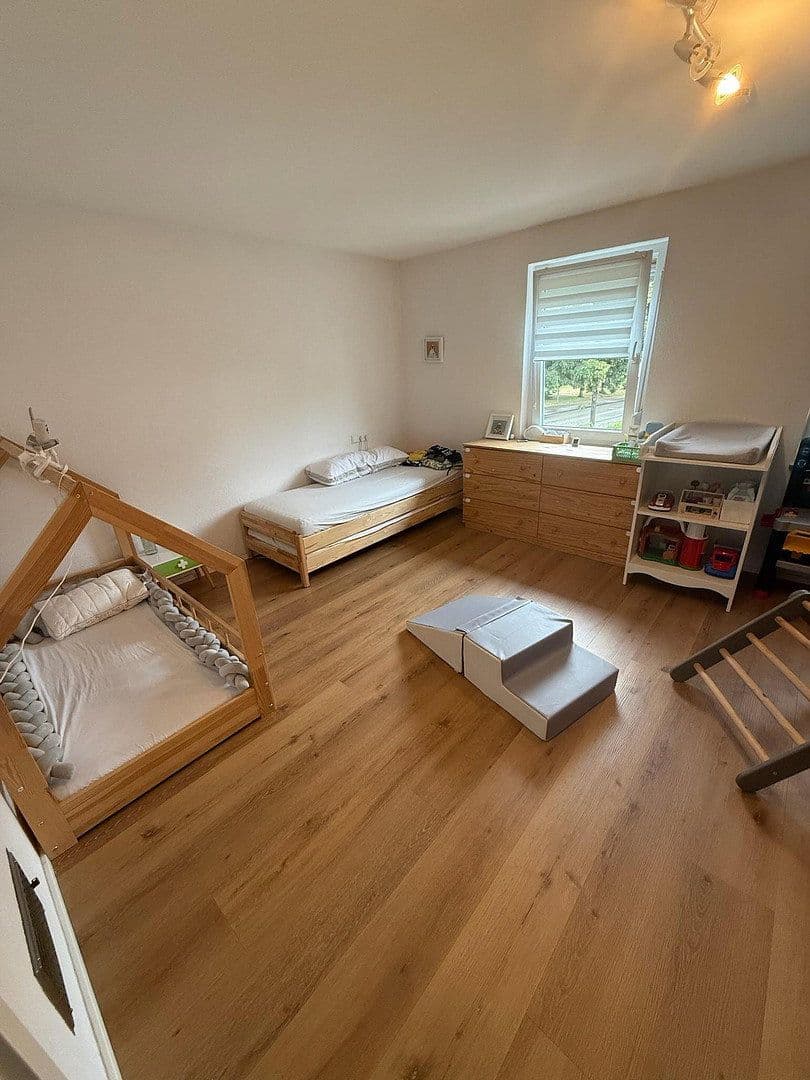 Prenájom bytu 4-izbový 103 m², Schwäbisch Gmünd, Bádensko-Wurttembersko Prenájom bytu 4-izbový 103 m², Schwäbisch Gmünd, Bádensko-Wurttembersko