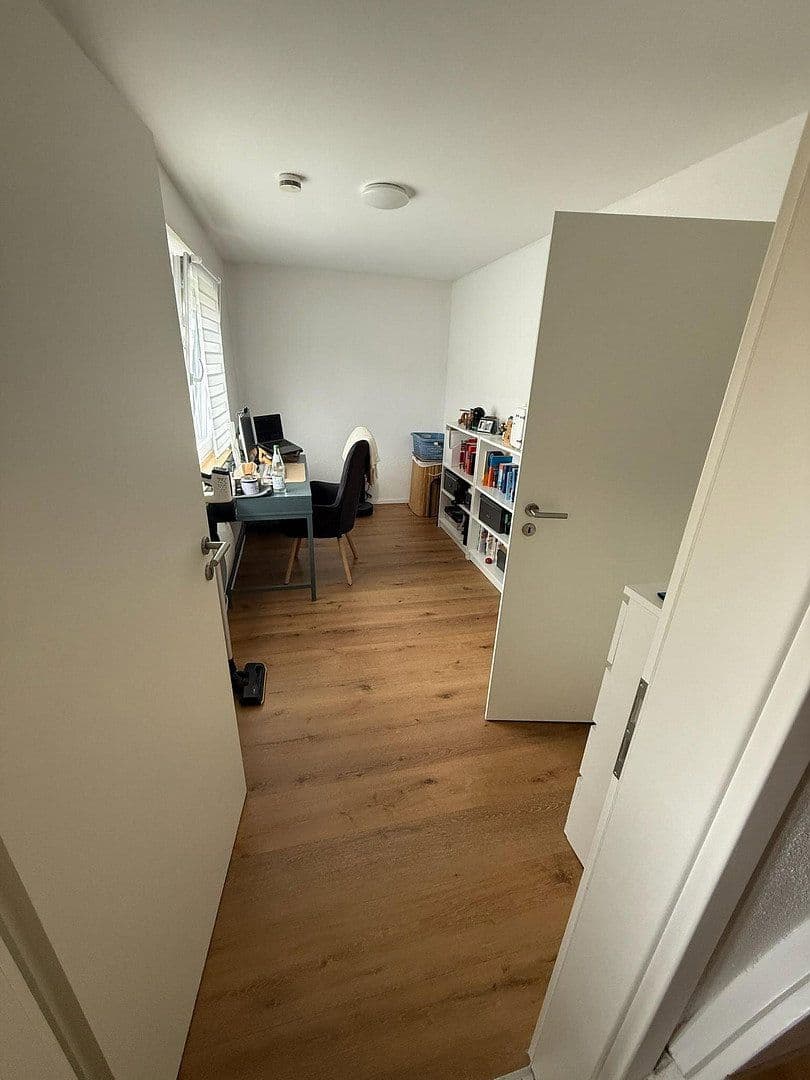 Prenájom bytu 4-izbový 103 m², Schwäbisch Gmünd, Bádensko-Wurttembersko Prenájom bytu 4-izbový 103 m², Schwäbisch Gmünd, Bádensko-Wurttembersko