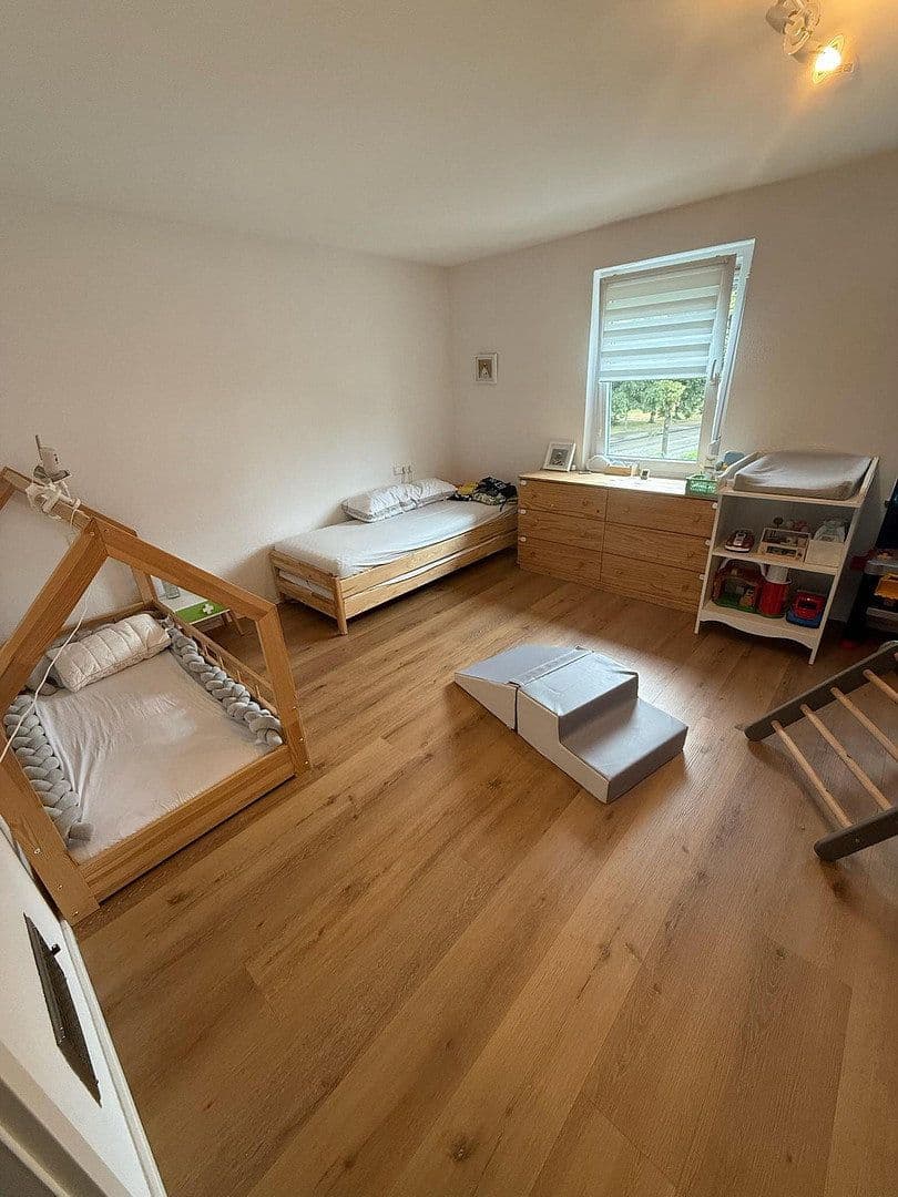 Prenájom bytu 4-izbový 103 m², Schwäbisch Gmünd, Bádensko-Wurttembersko Prenájom bytu 4-izbový 103 m², Schwäbisch Gmünd, Bádensko-Wurttembersko