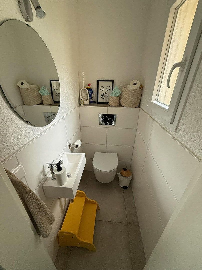 Prenájom bytu 4-izbový 103 m², Schwäbisch Gmünd, Bádensko-Wurttembersko Prenájom bytu 4-izbový 103 m², Schwäbisch Gmünd, Bádensko-Wurttembersko