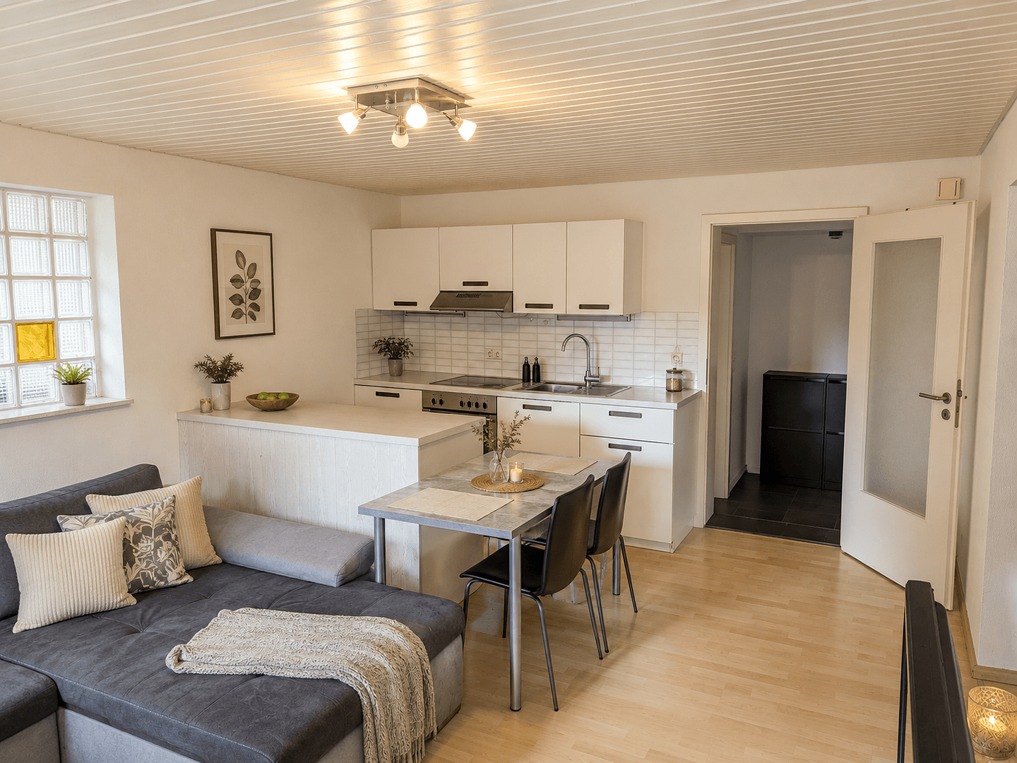Prenájom bytu 2-izbový 52 m², Sindelfingen, Bádensko-Wurttembersko Prenájom bytu 2-izbový 52 m², Sindelfingen, Bádensko-Wurttembersko