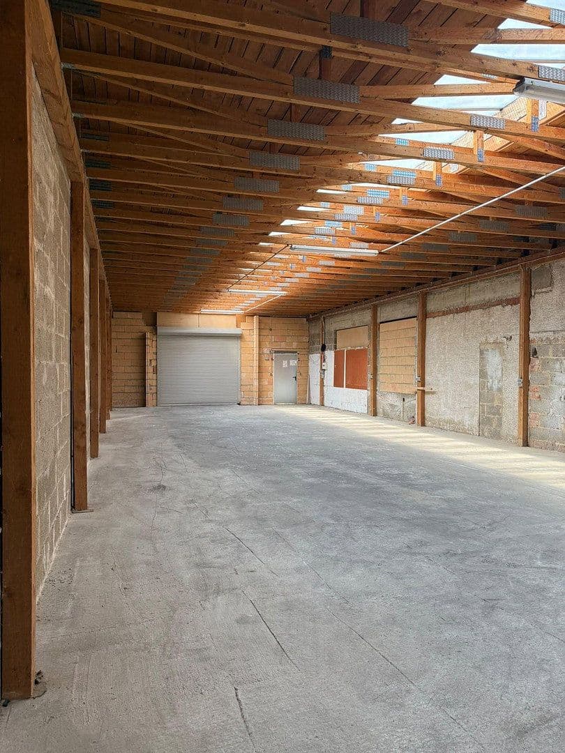 Prenájom nebytového priestoru 200 m², Licherstrasse 7a, Buseck, Hesensko Prenájom nebytového priestoru 200 m², Licherstrasse 7a, Buseck, Hesensko