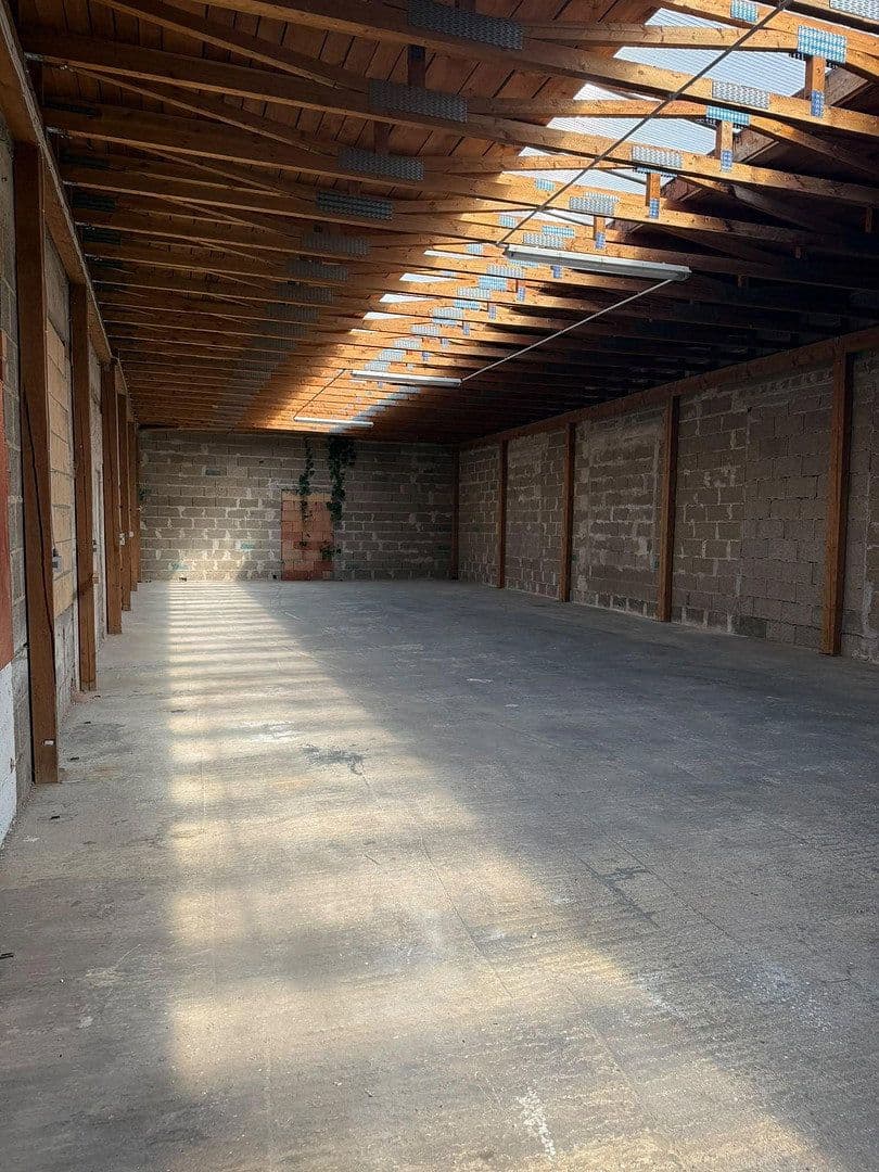 Prenájom nebytového priestoru 200 m², Licherstrasse 7a, Buseck, Hesensko Prenájom nebytového priestoru 200 m², Licherstrasse 7a, Buseck, Hesensko