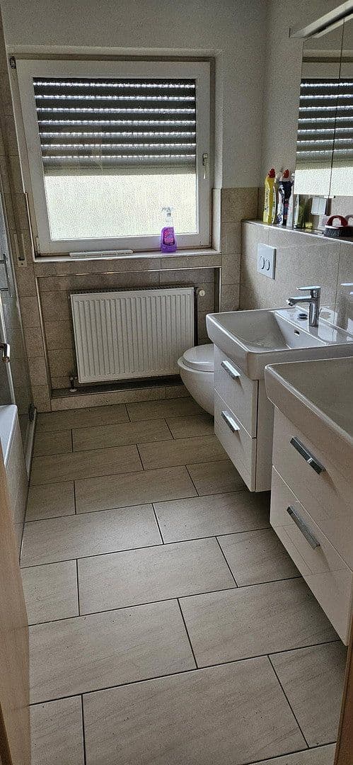Prenájom bytu 4-izbový 112 m², Baden-Baden, Bádensko-Wurttembersko Prenájom bytu 4-izbový 112 m², Baden-Baden, Bádensko-Wurttembersko