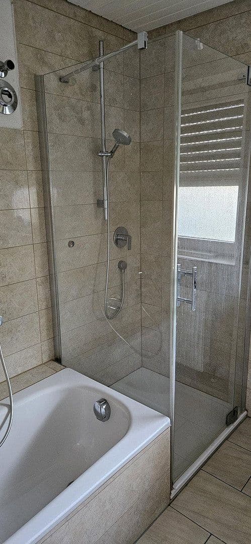 Prenájom bytu 4-izbový 112 m², Baden-Baden, Bádensko-Wurttembersko Prenájom bytu 4-izbový 112 m², Baden-Baden, Bádensko-Wurttembersko