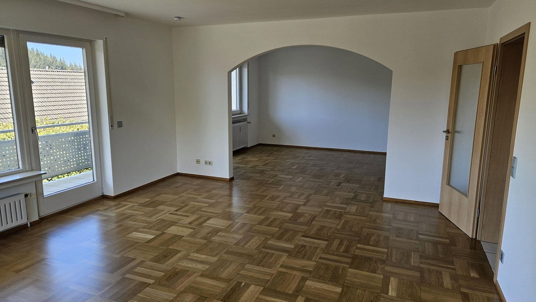 Prenájom bytu 4-izbový 112 m², Baden-Baden, Bádensko-Wurttembersko Prenájom bytu 4-izbový 112 m², Baden-Baden, Bádensko-Wurttembersko