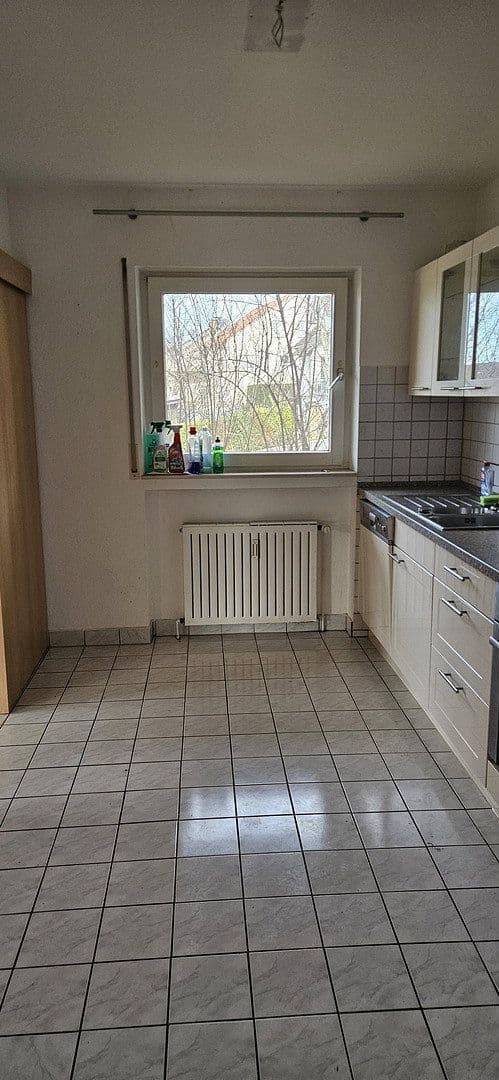 Prenájom bytu 4-izbový 112 m², Baden-Baden, Bádensko-Wurttembersko Prenájom bytu 4-izbový 112 m², Baden-Baden, Bádensko-Wurttembersko