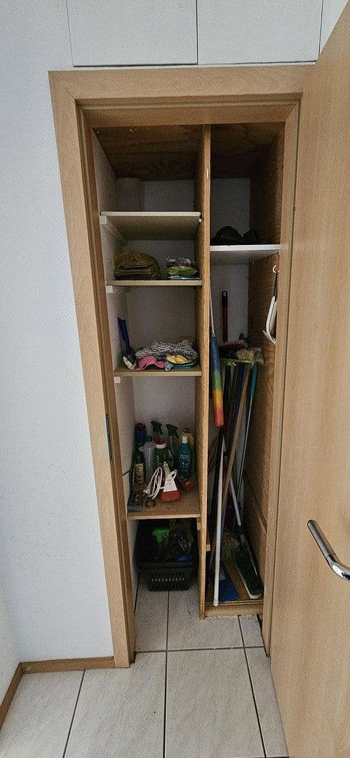 Prenájom bytu 4-izbový 112 m², Baden-Baden, Bádensko-Wurttembersko Prenájom bytu 4-izbový 112 m², Baden-Baden, Bádensko-Wurttembersko