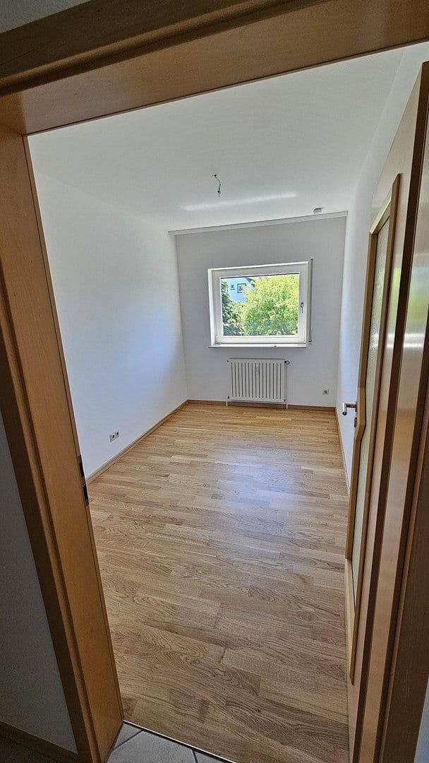 Prenájom bytu 4-izbový 112 m², Baden-Baden, Bádensko-Wurttembersko Prenájom bytu 4-izbový 112 m², Baden-Baden, Bádensko-Wurttembersko