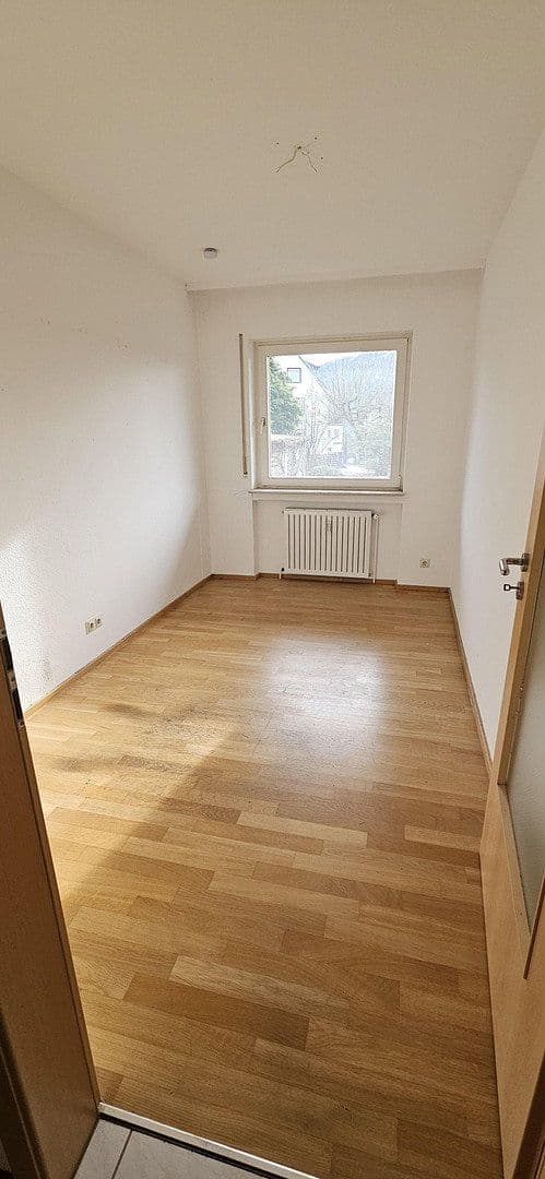 Prenájom bytu 4-izbový 112 m², Baden-Baden, Bádensko-Wurttembersko Prenájom bytu 4-izbový 112 m², Baden-Baden, Bádensko-Wurttembersko