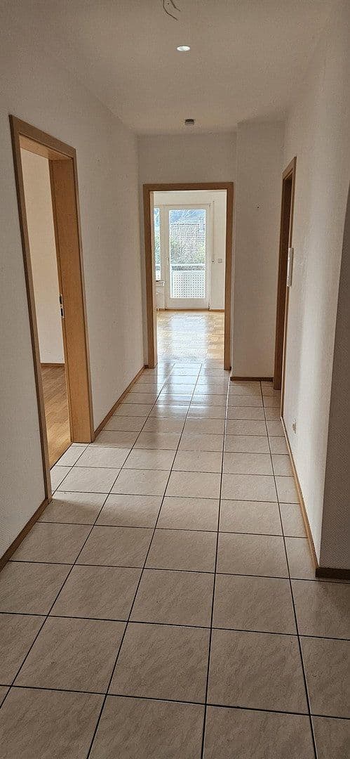 Prenájom bytu 4-izbový 112 m², Baden-Baden, Bádensko-Wurttembersko Prenájom bytu 4-izbový 112 m², Baden-Baden, Bádensko-Wurttembersko