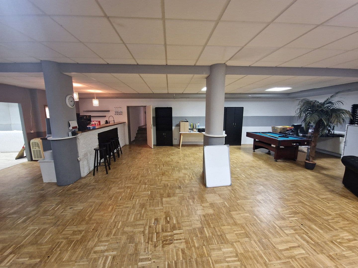 Prenájom nebytového priestoru 150 m², Walter-Gropius-Str. 5, Reutlingen, Bádensko-Wurttembersko Prenájom nebytového priestoru 150 m², Walter-Gropius-Str. 5, Reutlingen, Bádensko-Wurttembersko