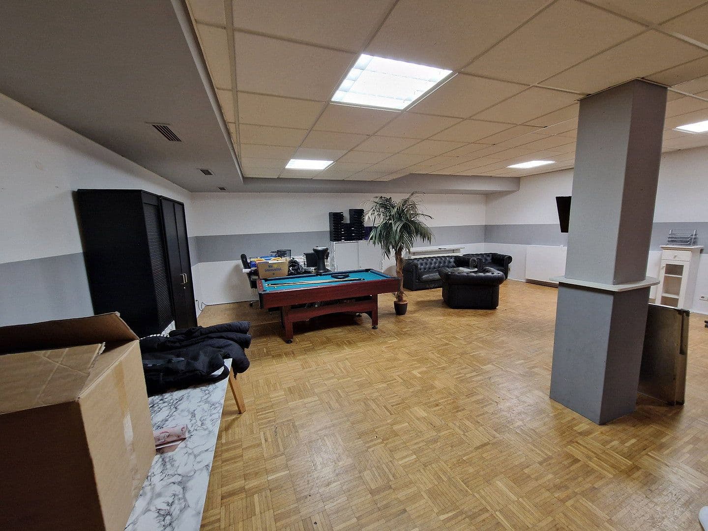 Prenájom nebytového priestoru 150 m², Walter-Gropius-Str. 5, Reutlingen, Bádensko-Wurttembersko Prenájom nebytového priestoru 150 m², Walter-Gropius-Str. 5, Reutlingen, Bádensko-Wurttembersko