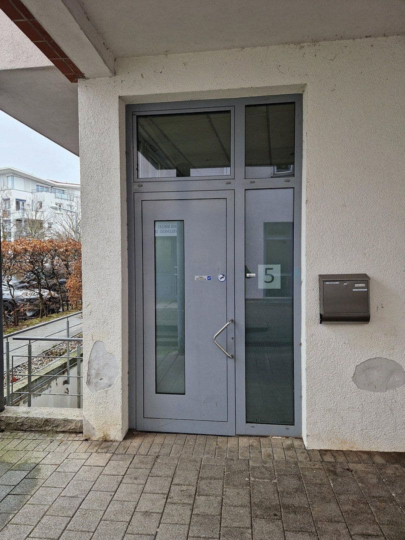 Prenájom nebytového priestoru 150 m², Walter-Gropius-Str. 5, Reutlingen, Bádensko-Wurttembersko Prenájom nebytového priestoru 150 m², Walter-Gropius-Str. 5, Reutlingen, Bádensko-Wurttembersko