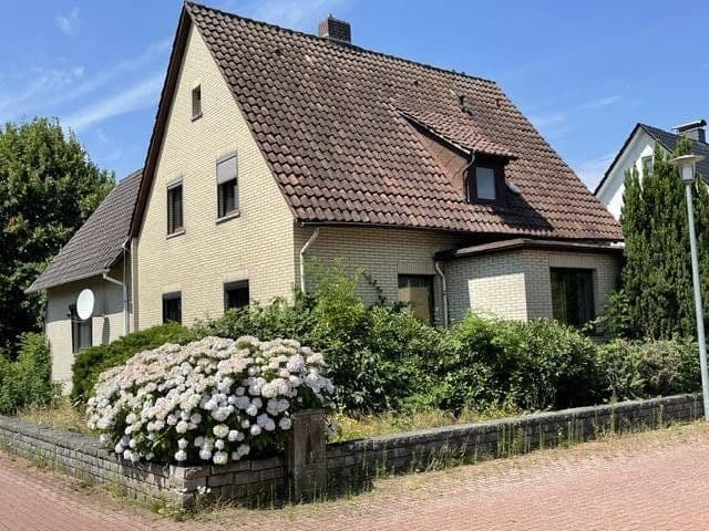 Predaj domu 180 m², pozemok 1.200 m², Stadthagen, Dolné Sasko Predaj domu 180 m², pozemok 1.200 m², Stadthagen, Dolné Sasko