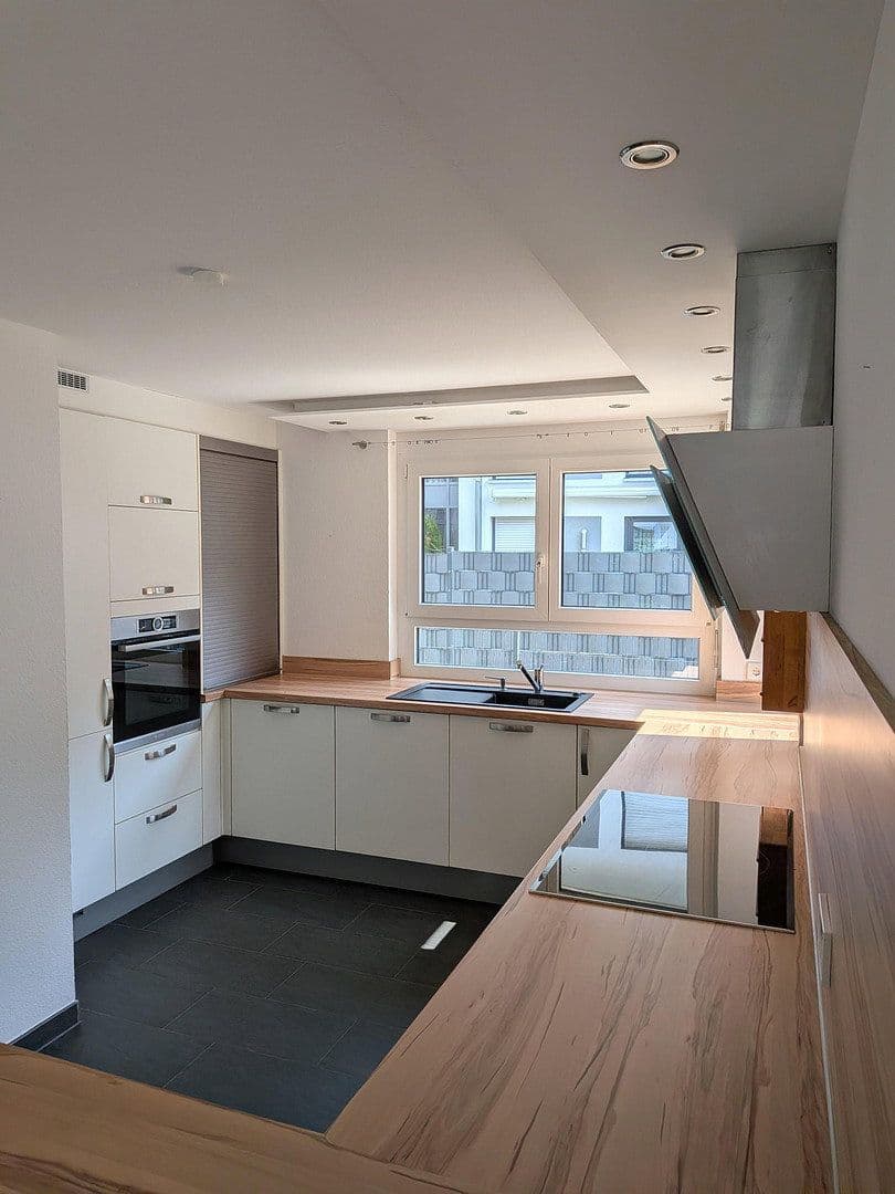 Predaj bytu 4-izbový 114 m², Weissach, Bádensko-Wurttembersko Predaj bytu 4-izbový 114 m², Weissach, Bádensko-Wurttembersko