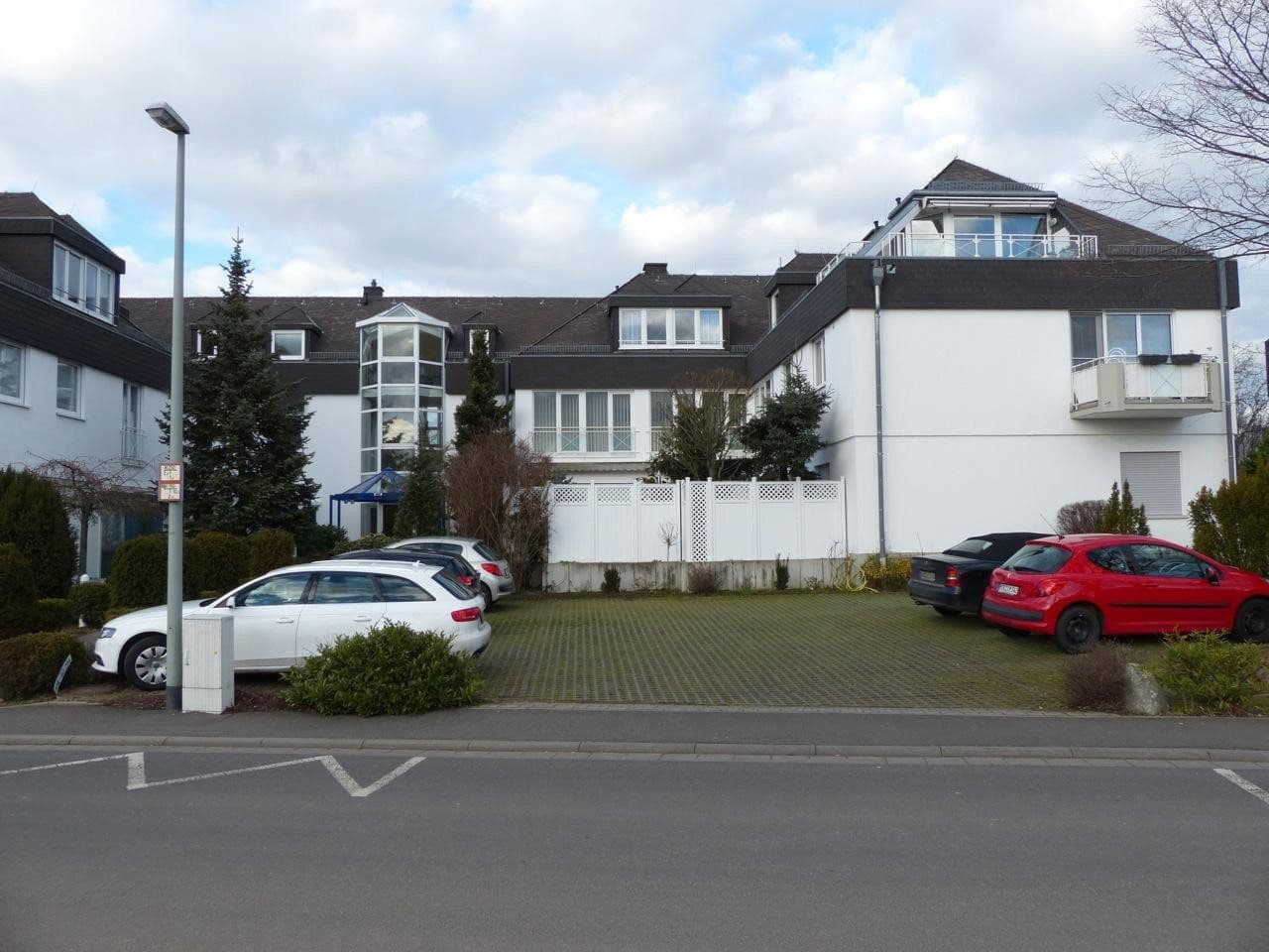 Prenájom bytu 2-izbový 70 m², Am Weiher 39-41, Hochheim, Hesensko Prenájom bytu 2-izbový 70 m², Am Weiher 39-41, Hochheim, Hesensko