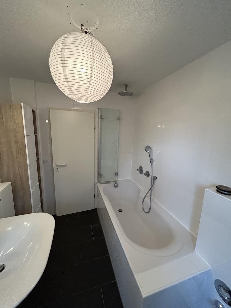 Prenájom bytu 2-izbový 70 m², Am Weiher 39-41, Hochheim, Hesensko Prenájom bytu 2-izbový 70 m², Am Weiher 39-41, Hochheim, Hesensko